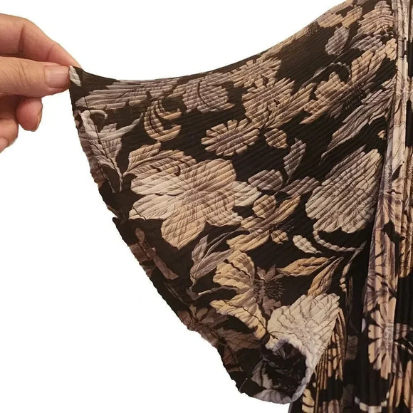 Isaac Mizrahi Live Midi Dress Women Size Small Black Gray Floral Pleated V-Neck - Picture 8 of 10